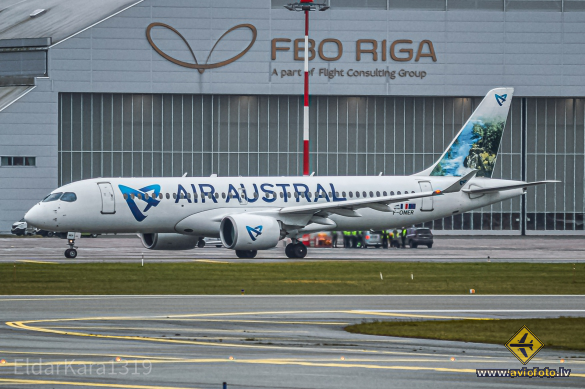 Airbus A220-300